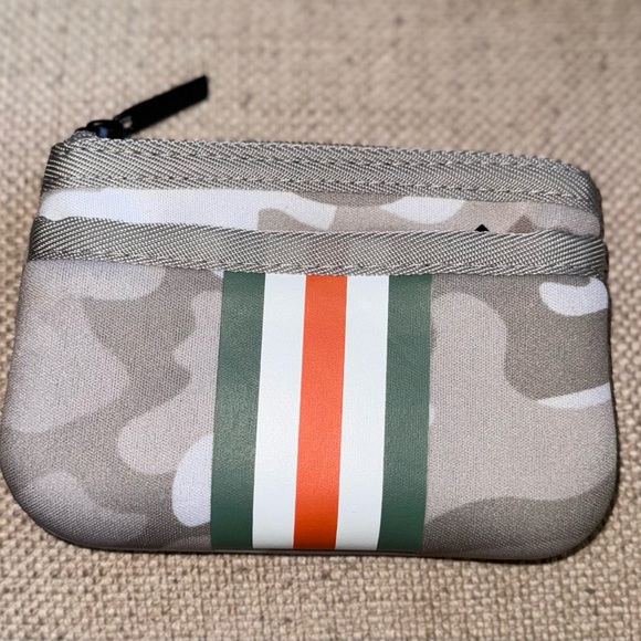 Lemonbella Lexi Keychain Neoprene Wallet in Champagne Camo - Picture 2 of 3